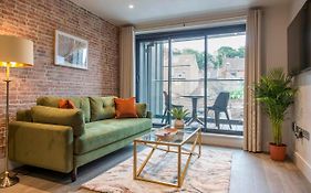 The Quadrant - The Palm Suite